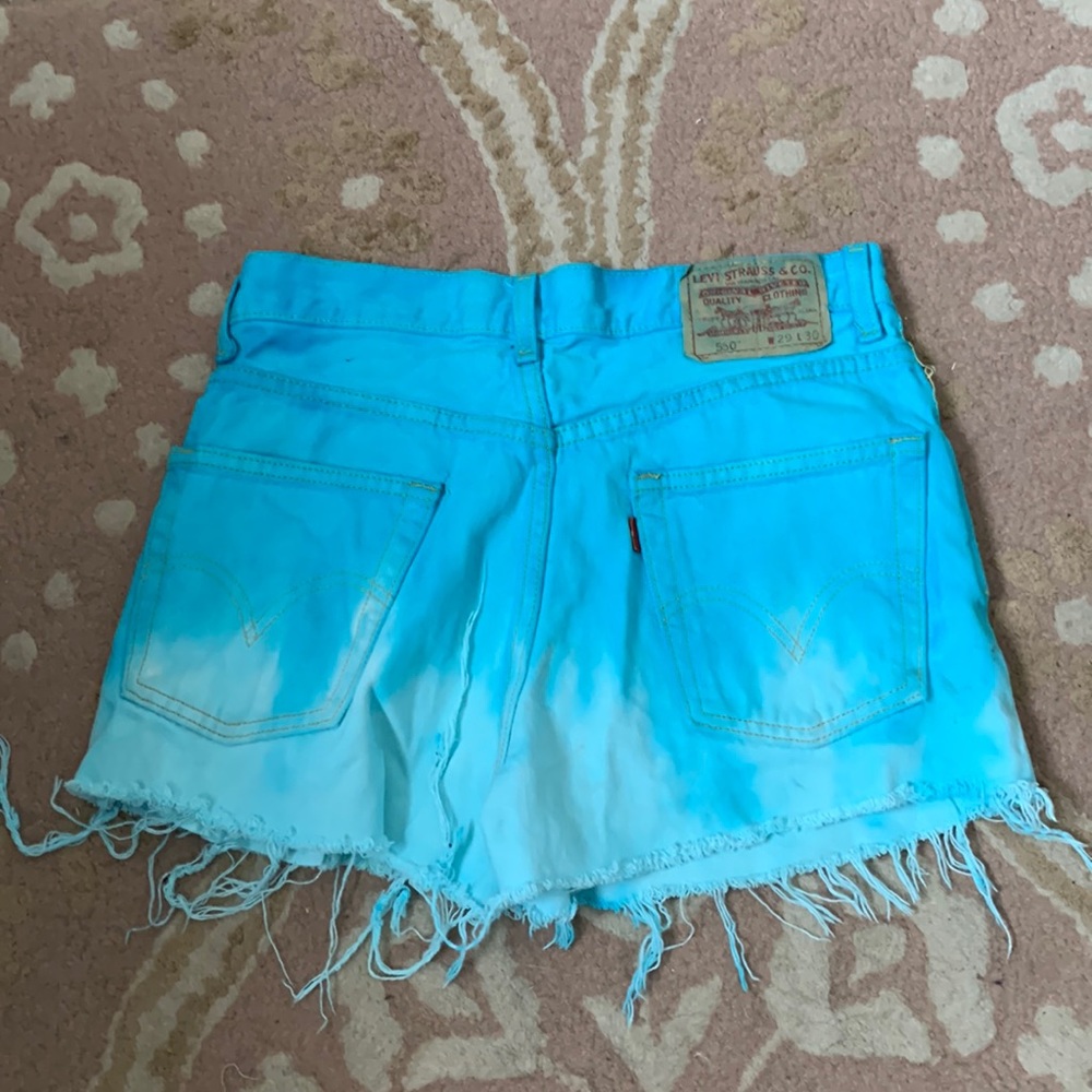 Levi Cutoff Shorts